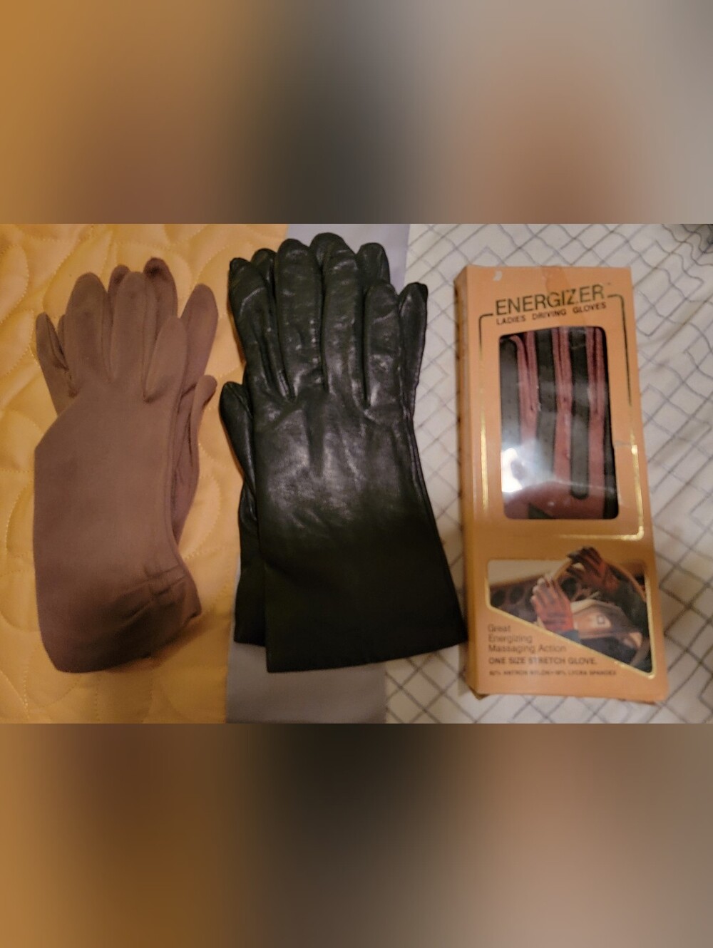 Vintage- Energizer Ladies Driving Gloves (3 pairs- 1 NIB) + free New Umbrella